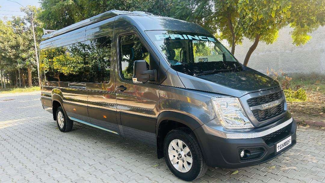 FORCE URBANIA 12 SEATER tempo traveller